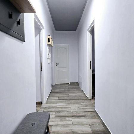 Apartament 3 Camere Hd Хунедоара Екстериор снимка