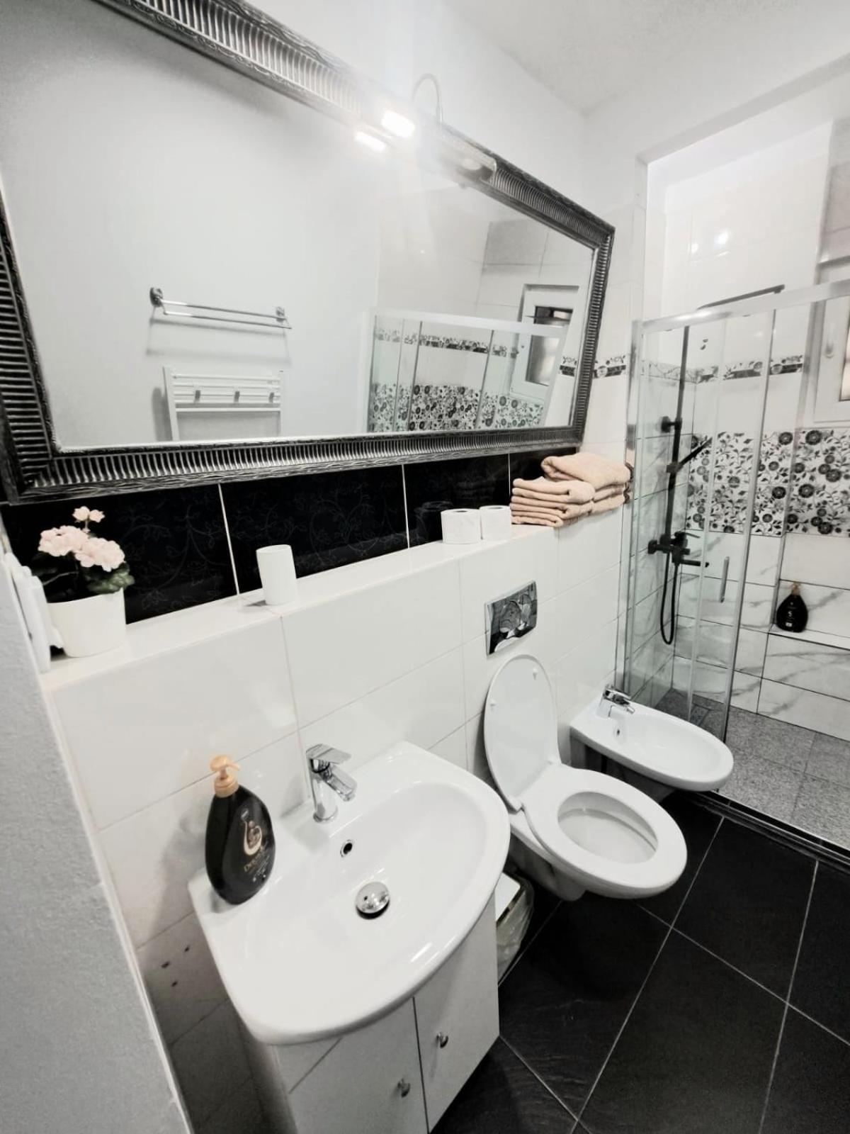 Apartament 3 Camere Hd Хунедоара Екстериор снимка